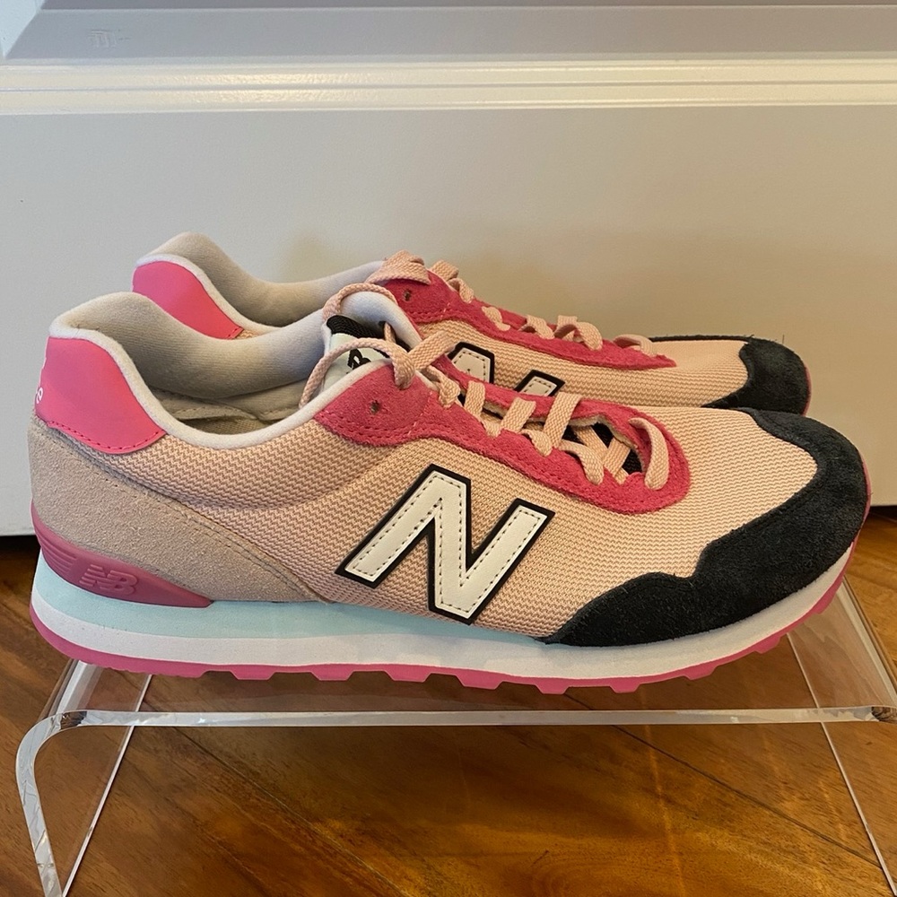 New Balance 515v3 Women’s Pink and Black Sneakers Size 10 - Picture 3 of 7